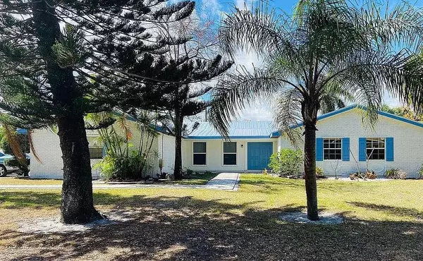 296 SE Wentworth DR, Stuart, FL 34996