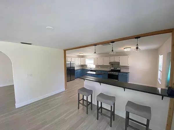 Stuart, FL 34996,296 SE Wentworth DR