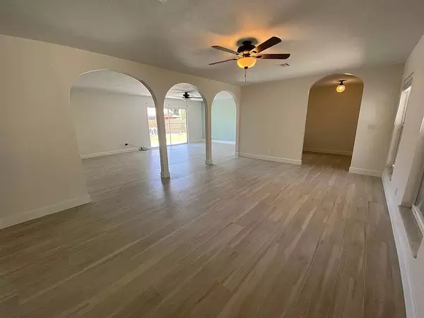 Stuart, FL 34996,296 SE Wentworth DR