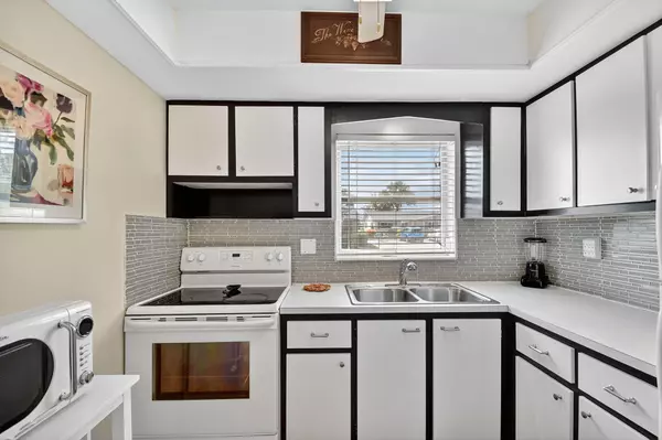 West Palm Beach, FL 33415,2673 E Barkley DR B