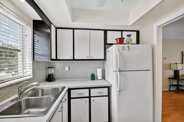 West Palm Beach, FL 33415,2673 E Barkley DR B