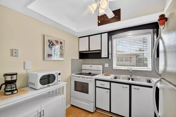 West Palm Beach, FL 33415,2673 E Barkley DR B