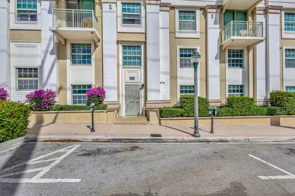 West Palm Beach, FL 33401,610 Clematis ST 130