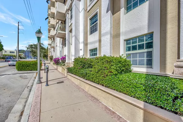 West Palm Beach, FL 33401,610 Clematis ST 130