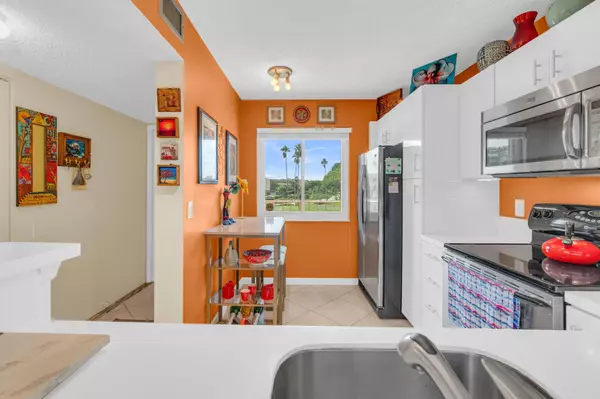 Delray Beach, FL 33446,6795 Huntington LN 306