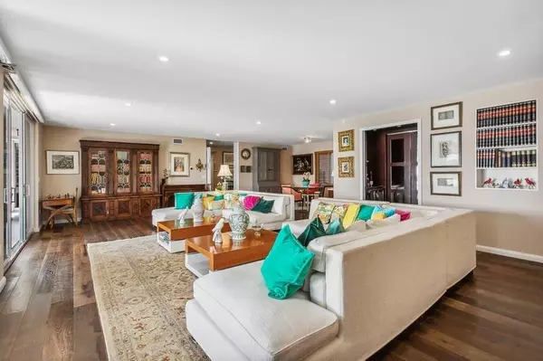 Palm Beach, FL 33480,2160 Ibis Isle RD 1