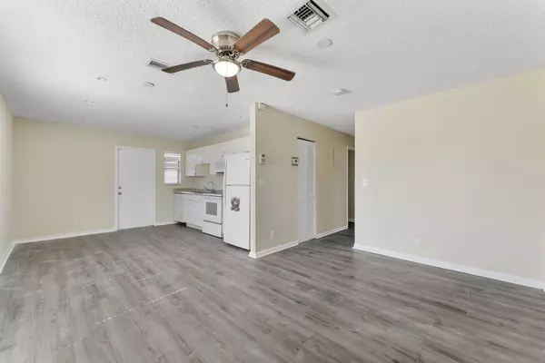 Riviera Beach, FL 33404,1340 W 35th ST