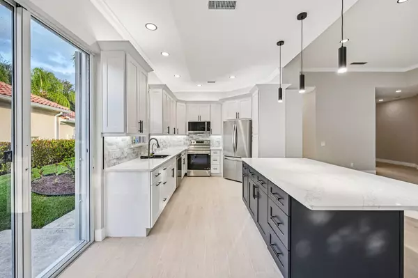 8774 SE Retreat DR, Hobe Sound, FL 33455