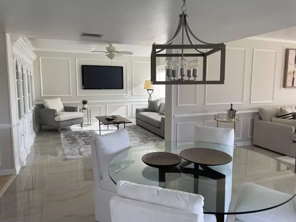 North Palm Beach, FL 33408,1660 Twelve Oaks WAY 201