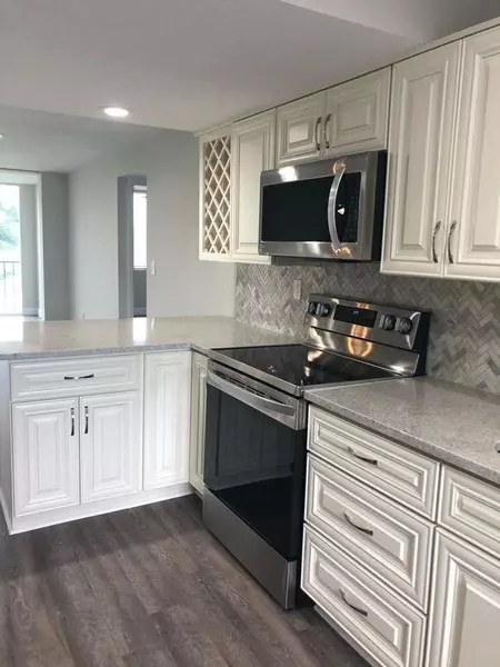 4838 Esedra CT 207, Lake Worth, FL 33467