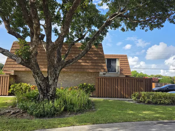 3900 County Line RD 11a, Tequesta, FL 33469