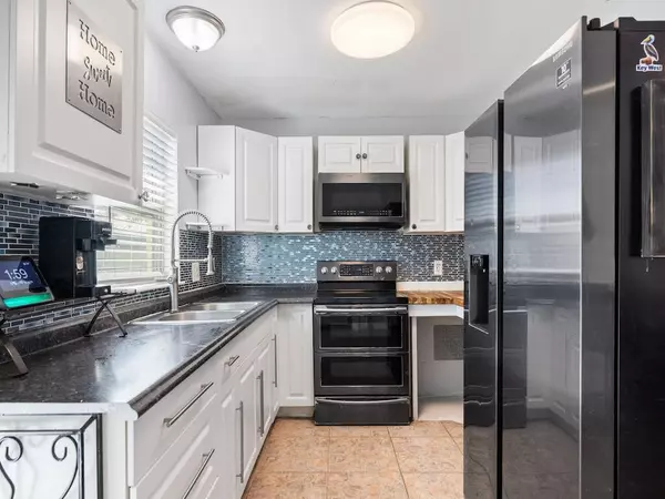 Vero Beach, FL 32962,1435 SW 17th CT