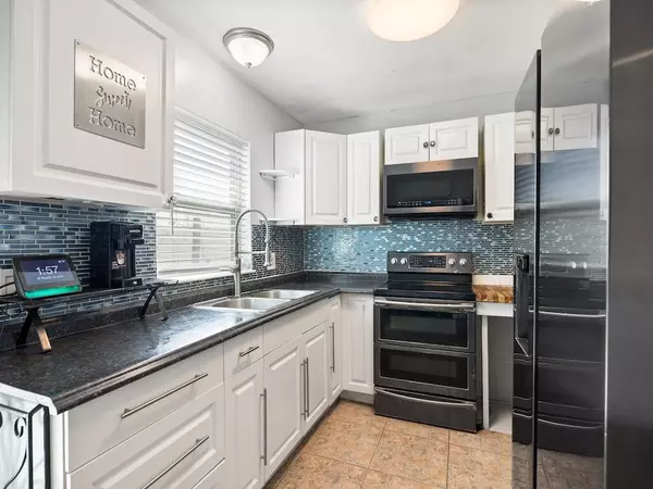 Vero Beach, FL 32962,1435 SW 17th CT