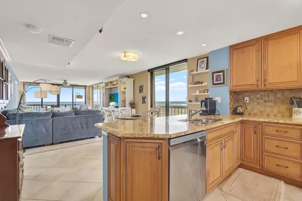 Jensen Beach, FL 34957,10600 S Ocean DR 310