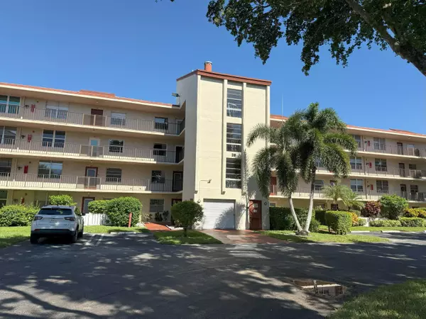 26 Abbey LN 104, Delray Beach, FL 33446
