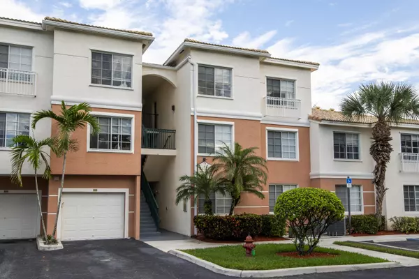 2310 E Myrtlewood CIR, Palm Beach Gardens, FL 33418