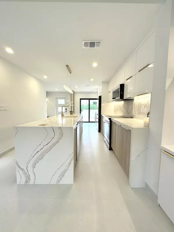 Boca Raton, FL 33433,21583 Guadalajara AVE