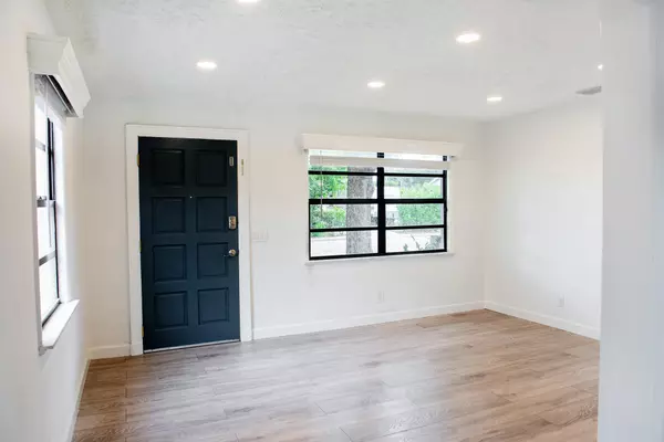 Lake Worth Beach, FL 33460,823 N C ST