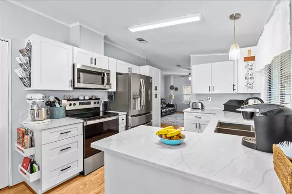 Port Saint Lucie, FL 34952,8506 Redbay CT