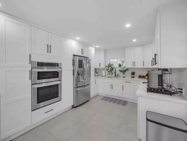 North Miami, FL 33161,520 NE 135th ST