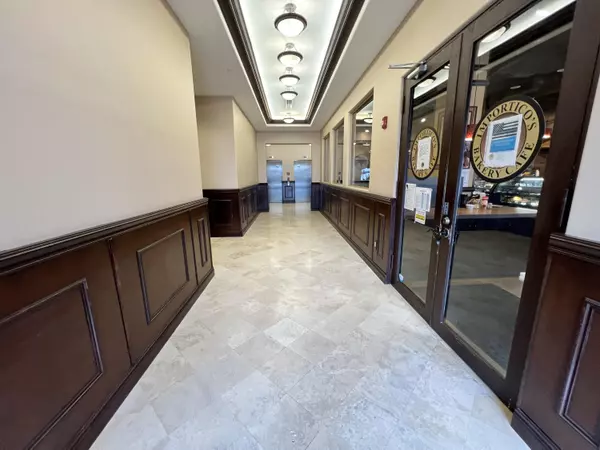 Fort Pierce, FL 34950,130 S Indian River DR 406