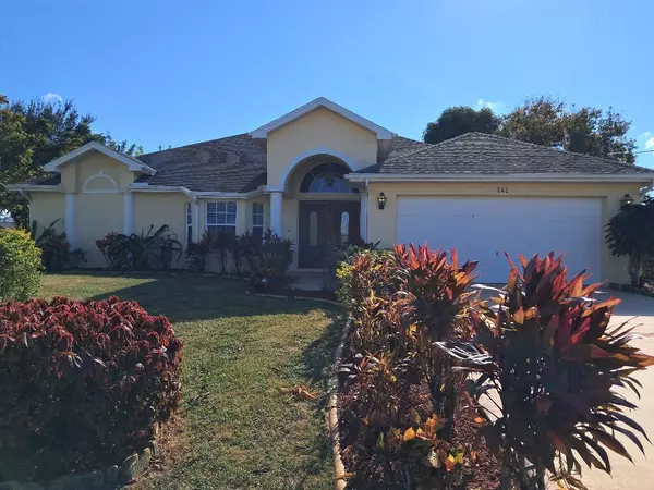 242 SW Amesbury AVE, Port Saint Lucie, FL 34953