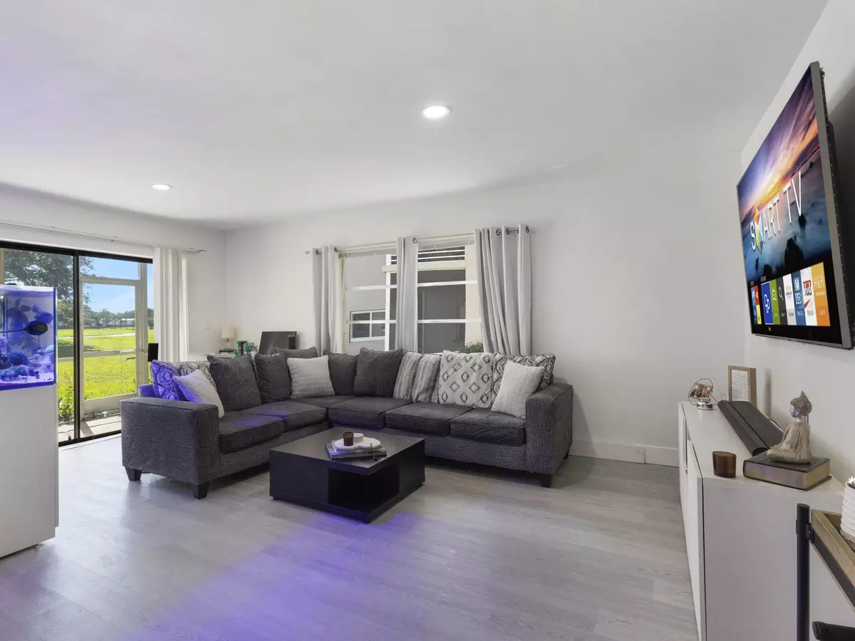 Davie, FL 33324,2430 SW 81st AVE 108