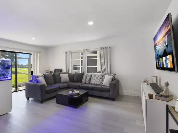 2430 SW 81st AVE 108, Davie, FL 33324