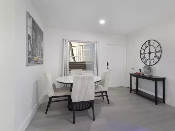 Davie, FL 33324,2430 SW 81st AVE 108