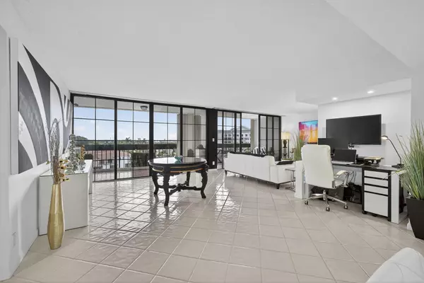 West Palm Beach, FL 33401,2000 Presidential WAY 704