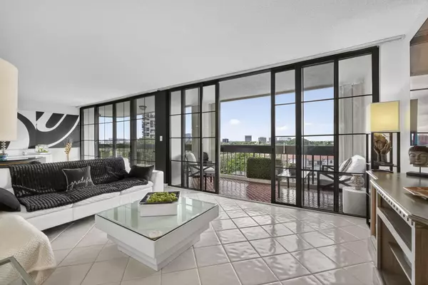 West Palm Beach, FL 33401,2000 Presidential WAY 704