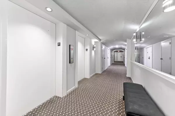 West Palm Beach, FL 33401,1900 Consulate PL 2104