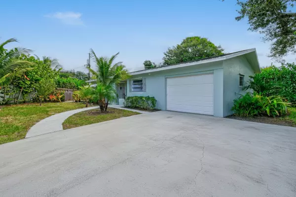 Tequesta, FL 33469,356 Cedar AVE