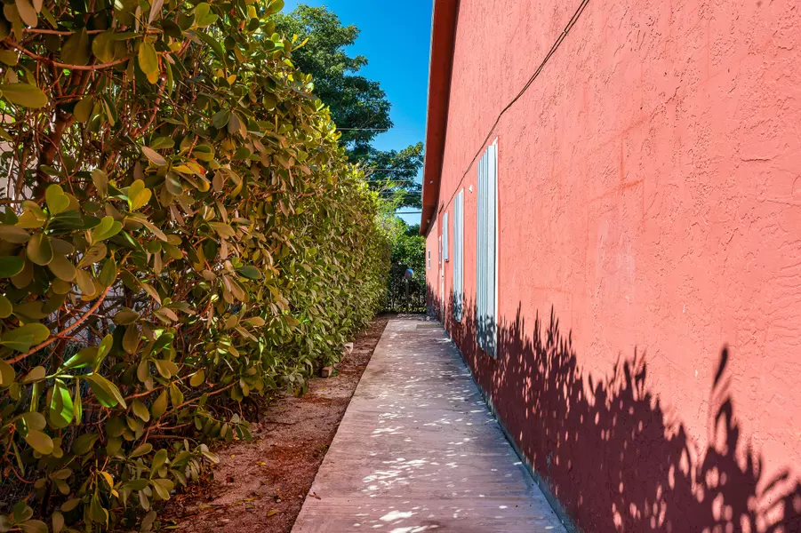 751 NW 2nd ST, Boynton Beach, FL 33435