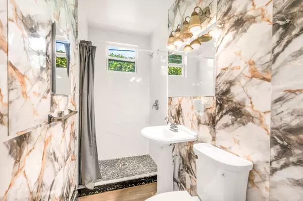 Boynton Beach, FL 33435,751 NW 2nd ST