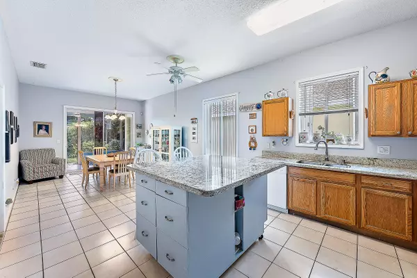 Stuart, FL 34997,2522 SE Springtree PL