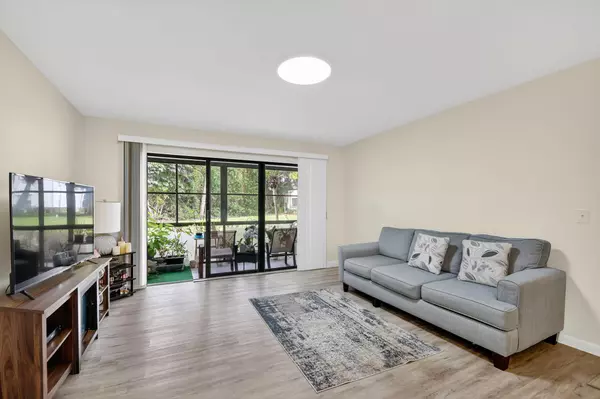 West Palm Beach, FL 33409,1009 Green Pine BLVD F1