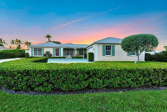 Jupiter Inlet Colony, FL 33469,107 Lighthouse DR