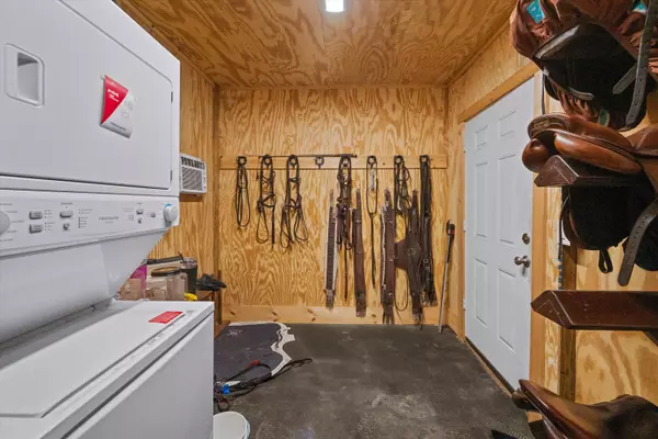 Loxahatchee Groves, FL 33470,3509 C RD Barn