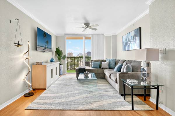 1801 N Flagler DR 704, West Palm Beach, FL 33407