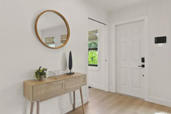 West Palm Beach, FL 33405,721 Dobbins ST