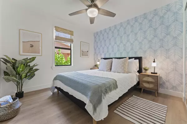 West Palm Beach, FL 33405,721 Dobbins ST