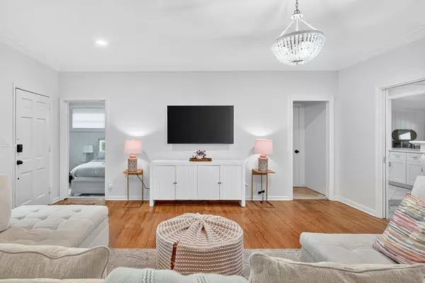 West Palm Beach, FL 33407,901 39th CT