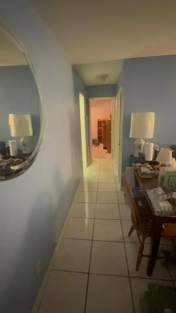 Oakland Park, FL 33334,320 NE 57th CT A