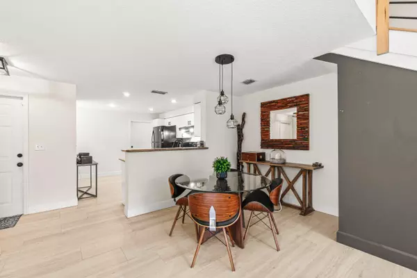 Weston, FL 33327,1588 Veracruz LN 1588