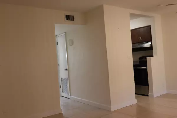 Deerfield Beach, FL 33441,1649 SE 4th ST B1