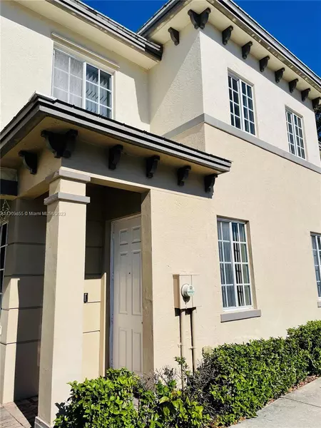 2004 Freeport LN, Riviera Beach, FL 33404