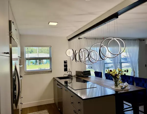 Boynton Beach, FL 33435,360 Main BLVD B