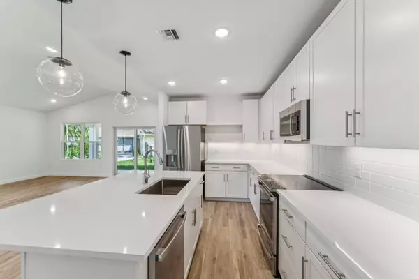 Port Saint Lucie, FL 34953,1401 SW Oriole LN