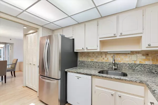 Highland Beach, FL 33487,3215 S Ocean BLVD 906